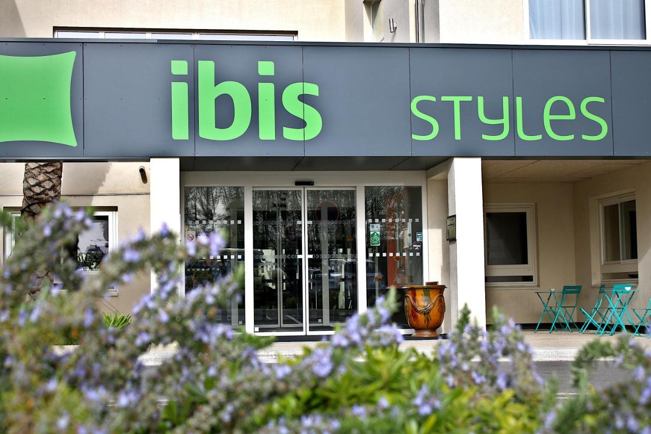 ホテル イビス スタイルズ アヴィニョン シュド エクステリア 写真